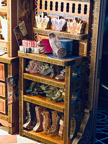 Customer photo review of Theatre Dressing Room DIY Miniature Book Nook Kit