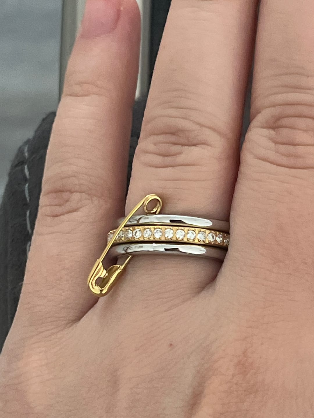 Customer photo review of Triple Safety Pin Flow Ring 14K Vergoldet