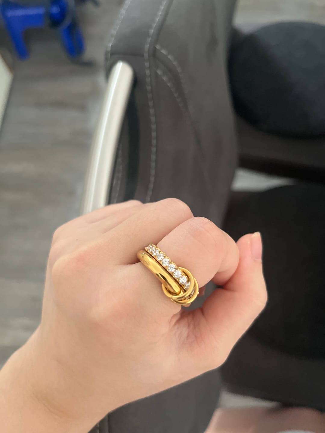 Customer photo review of Pave Infinity Flow Ring 18K Vergoldet