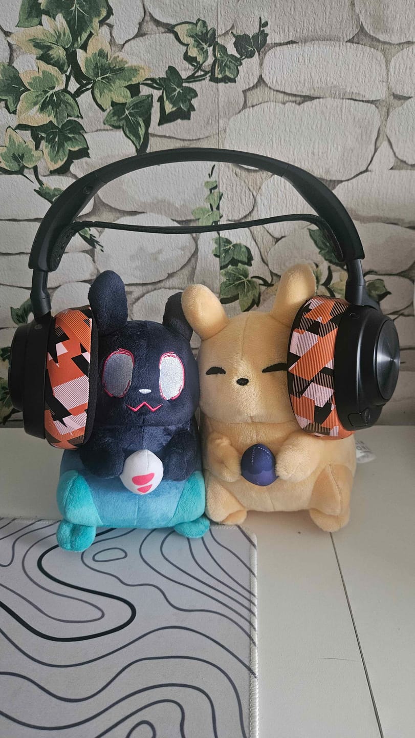 Customer photo review of Rain World - Gourmand Slugpup Plush