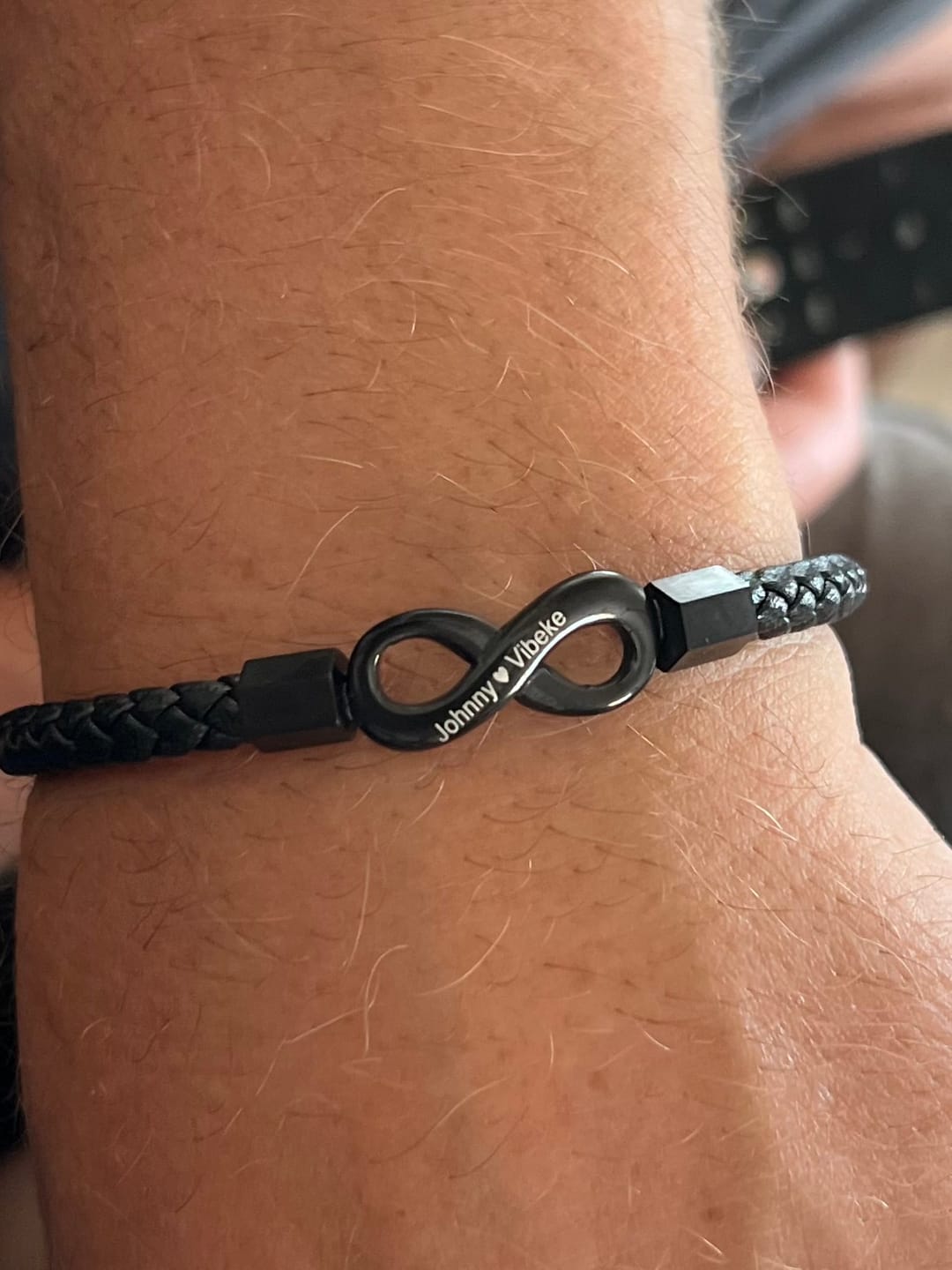 Customer photo review of "Til Min Mand" Personligt armbånd