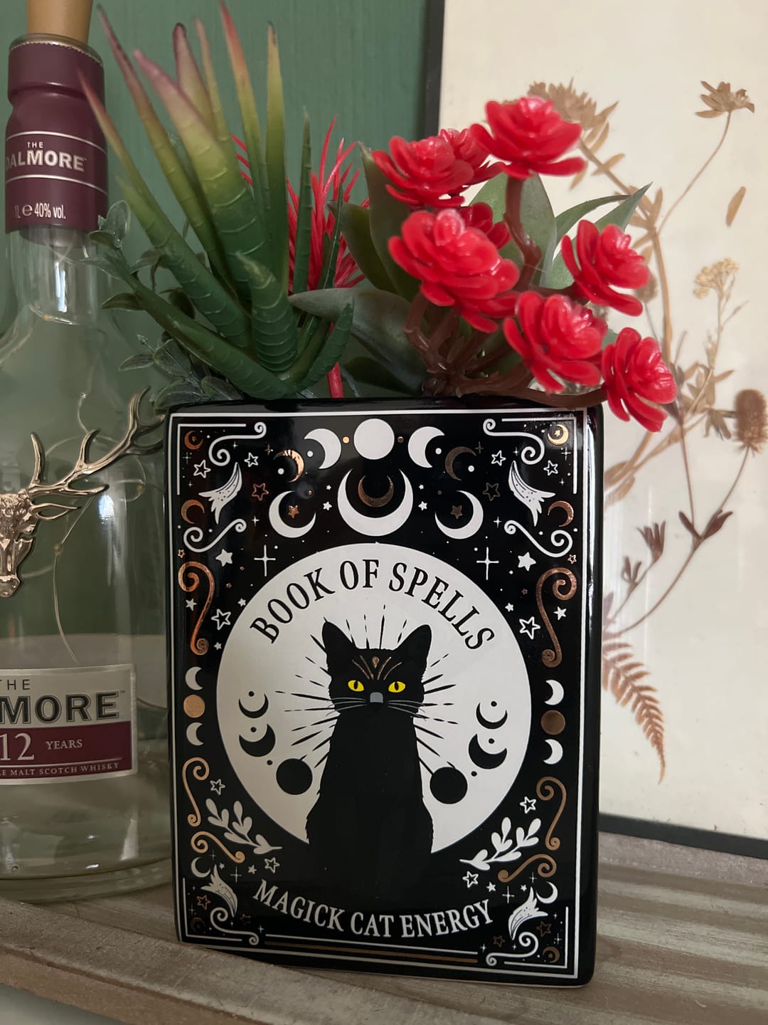 Customer photo review of Schwarze Katze Buch Vase – Witchy Blumenvase für Katzenliebhaber