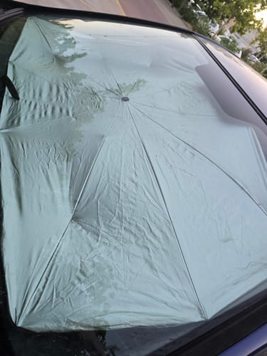 Customer photo review of Parasol Plegable para Coche Tipo Paraguas