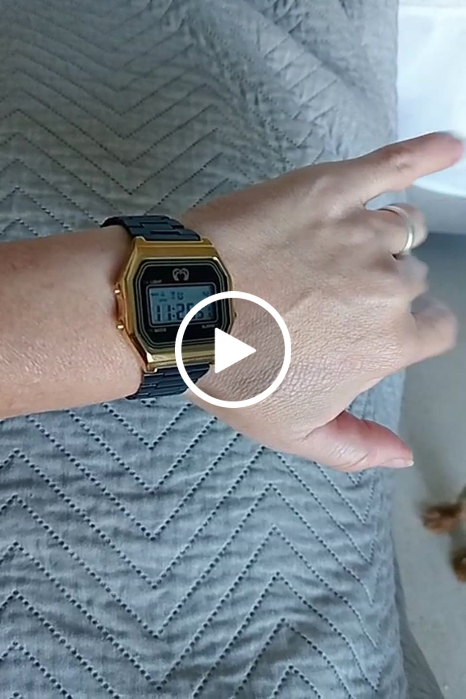 Customer video review of Reloj Digital Vintage ~ BlackGold