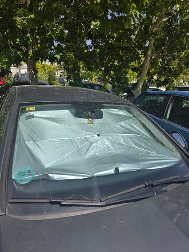 Customer photo review of Parasol Plegable para Coche Tipo Paraguas