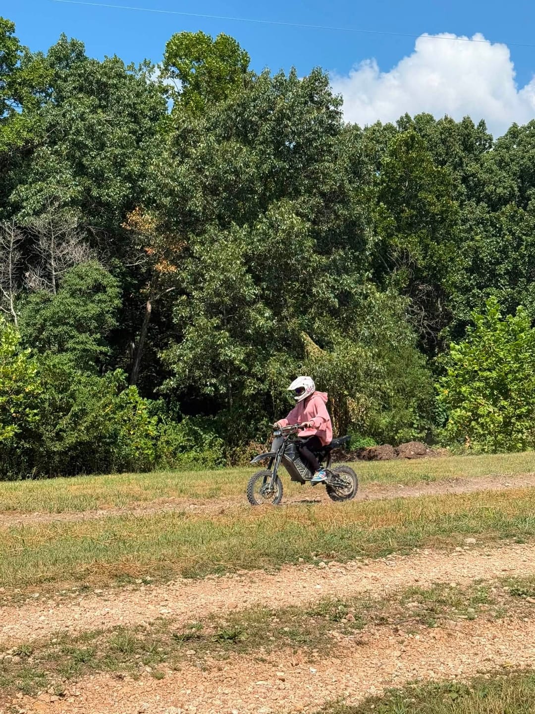 Customer photo review of Eskute® NOVA Mini Electric Dirt Bike For Teens & Adults