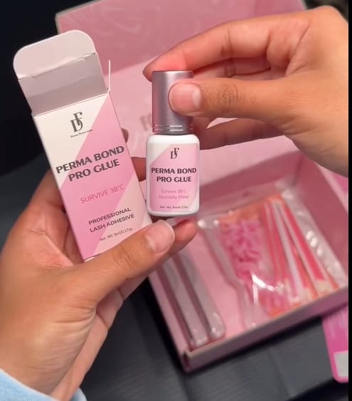 Customer photo review of Perma Bond Pro Lash Glue 0.3s | High Humidity Lash Adhesive