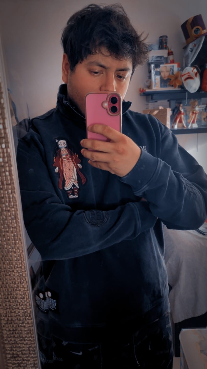 Customer photo review of 5197 - Demon Slayer: Kimetsu no Yaiba - Quarter Zip