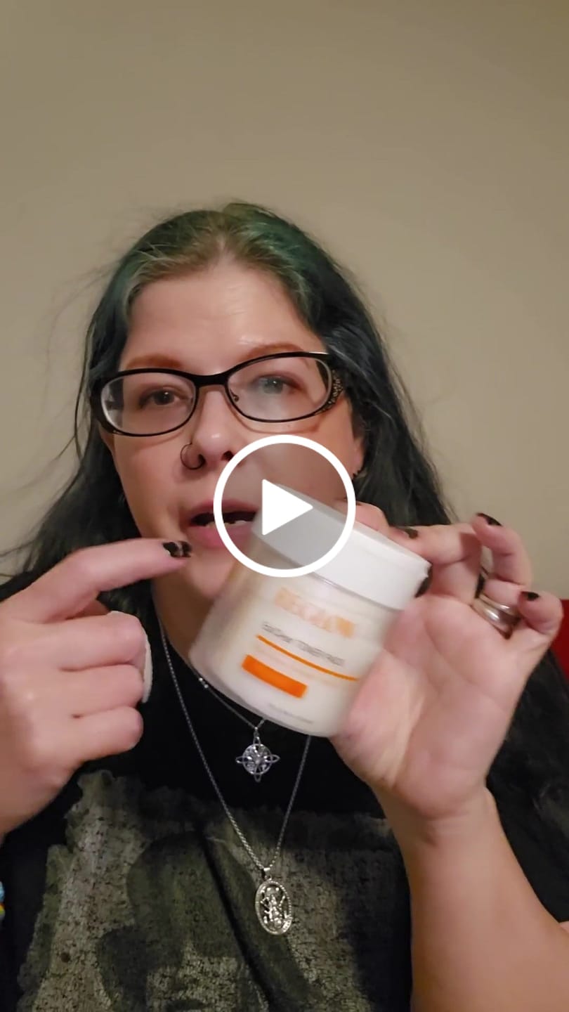 Customer video review of ReGlow EpiClear Toner Pads – Triple-Action Exfoliation (PHA + AHA + BHA) & Niacinamide