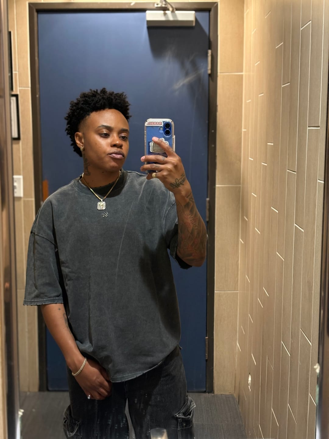 Customer photo review of 4153 - Elevated Essentials - Relaxed Tee
