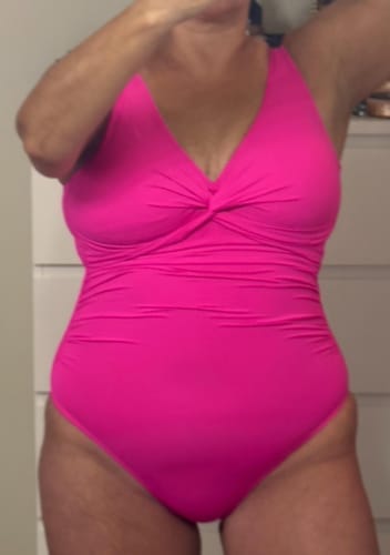 Customer photo review of Emoswim - Women Tummy Control One Piece Swimsuit - Push Up Bathing Suit Full Coverage Slimming Swimwear