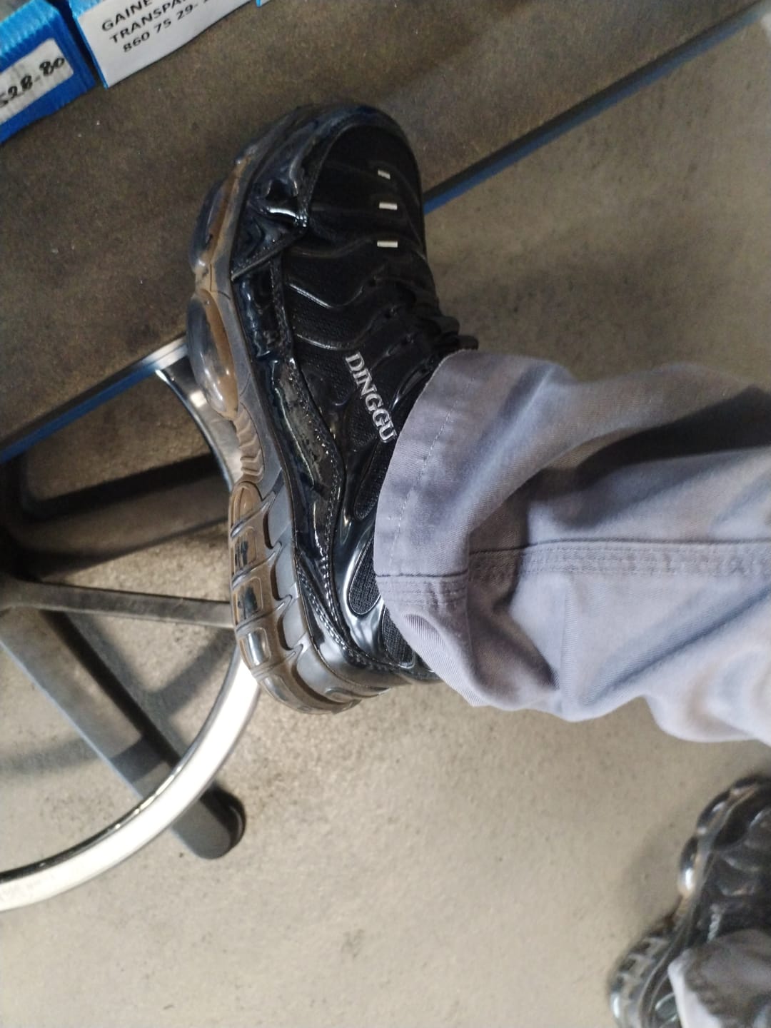 Customer photo review of Baskets de Sécurité Légères avec Fermeture à Bouton Rotatif