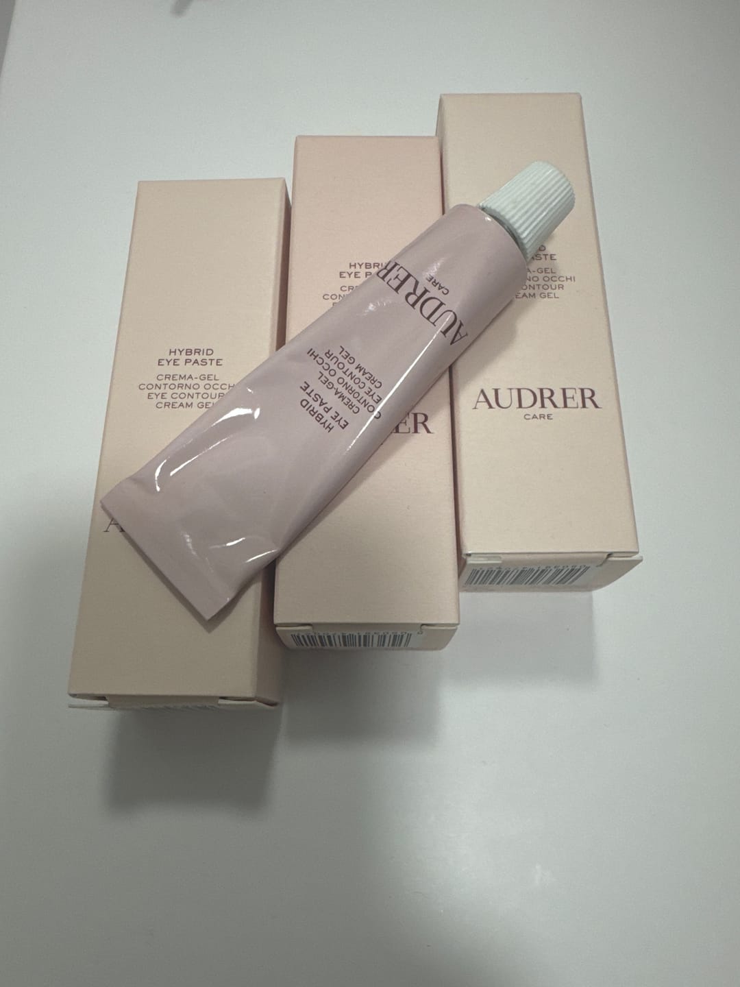 Customer photo review of Hybrid Eye Paste