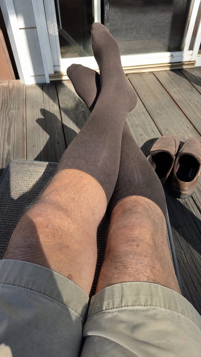 Customer photo review of Compression Socks for Men Everyday