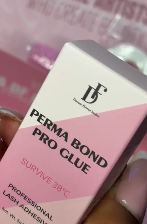 Customer photo review of Perma Bond Pro Lash Glue 0.3s | High Humidity Lash Adhesive