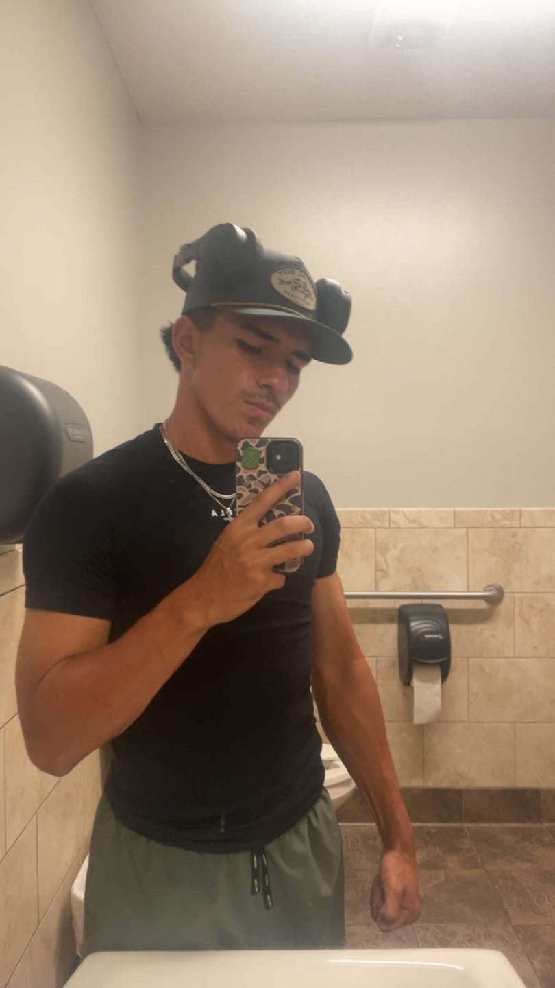 Customer photo review of 401 Essential Jacked Tees