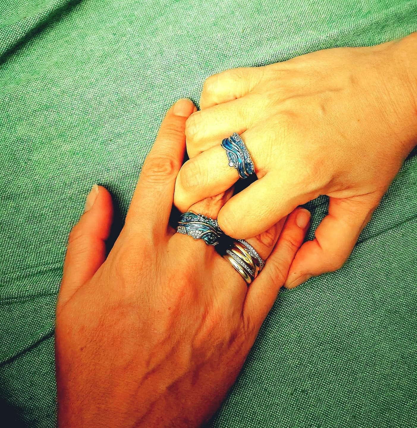 Customer photo review of Miralys | Anello ondulato antico
