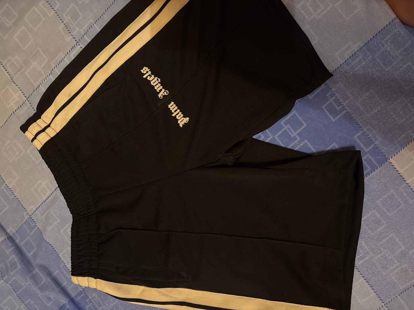 Customer photo review of Pantaloncino Palm Angels
