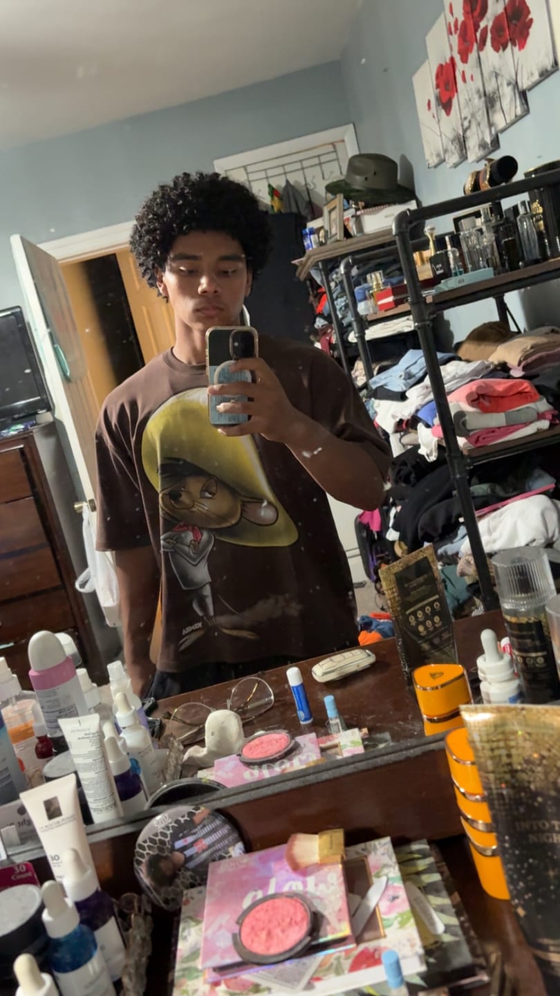 Customer photo review of 4301 - Looney Tunes Character Tees