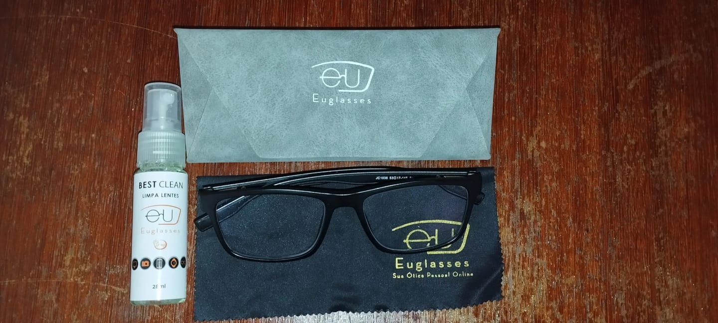 Customer photo review of Óculos de Grau Thrust