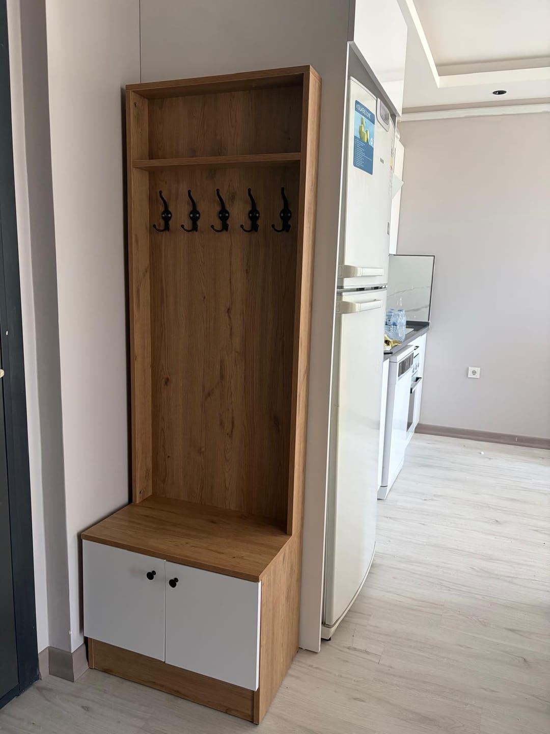 Customer photo review of Rani P6 Modern Kapaklı Askılı Raflı Portmanto Vestiyer Sepet Ceviz - Beyaz M16