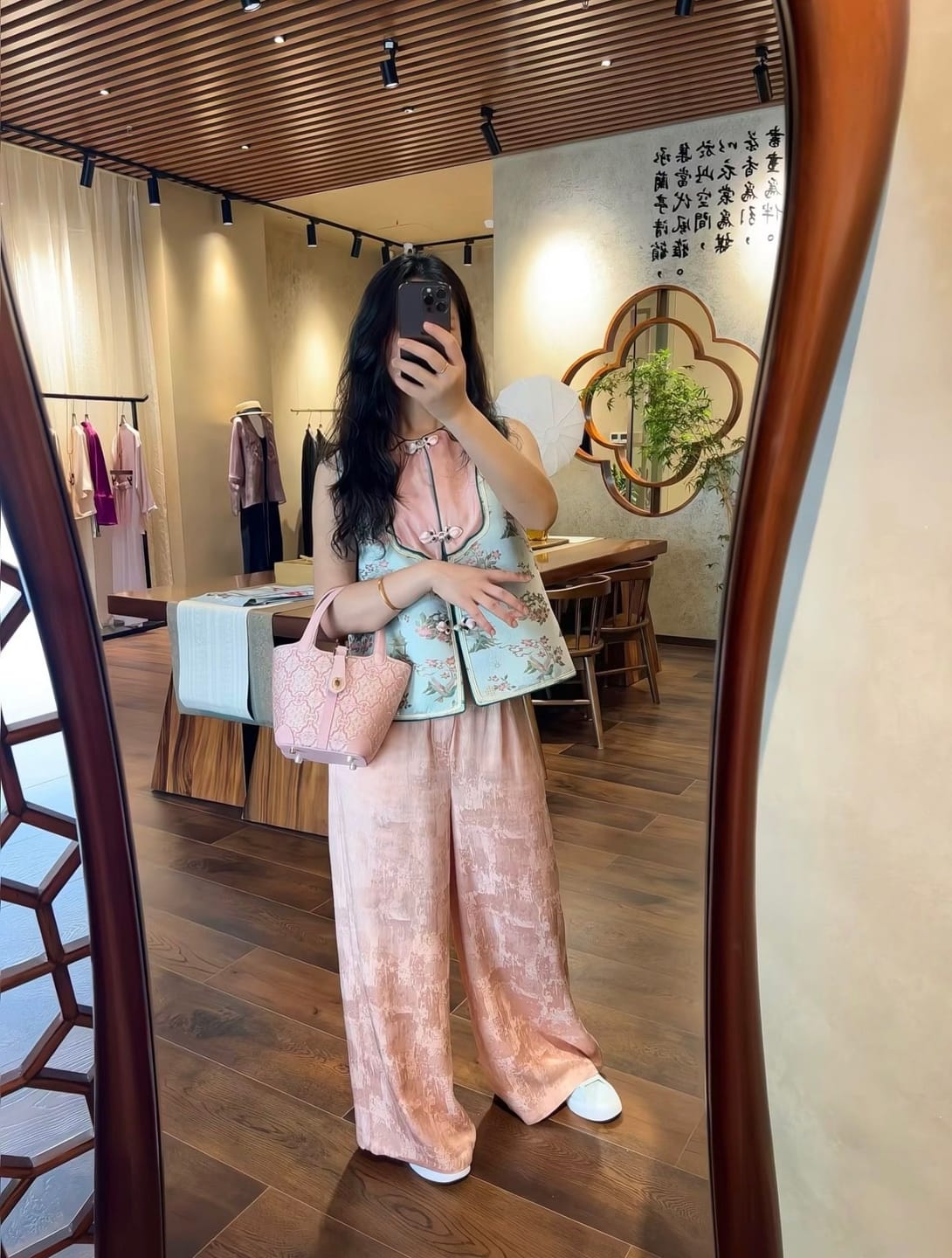 Customer photo review of Tang Red 14 Dingsheng Blossom Song Brocade Bucket Bag