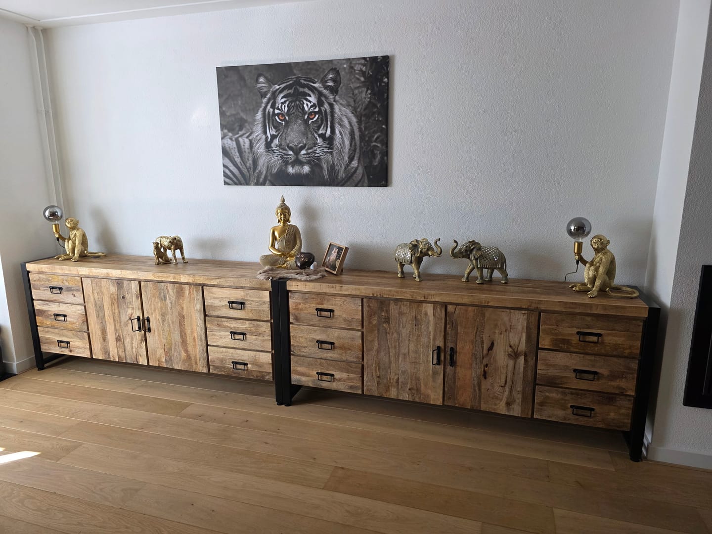 Customer photo review of Dressoir Britt - 200 cm -  2-deurs 6-laden Mangohout en Staal