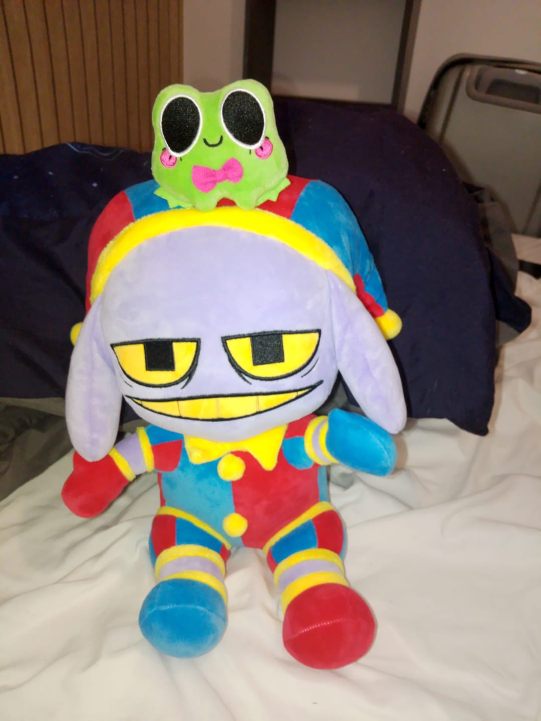 Customer photo review of Pomni-Suit Jax Plush