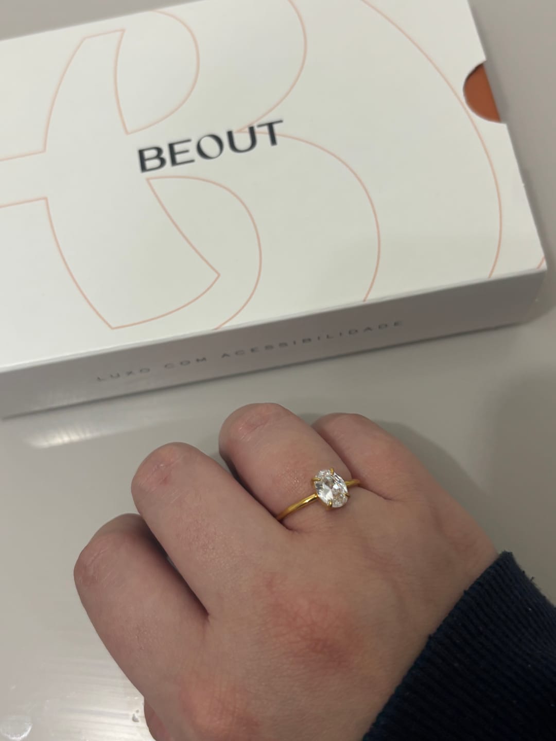 Customer photo review of Anel Solitário Lumière Banhado em Ouro 18k