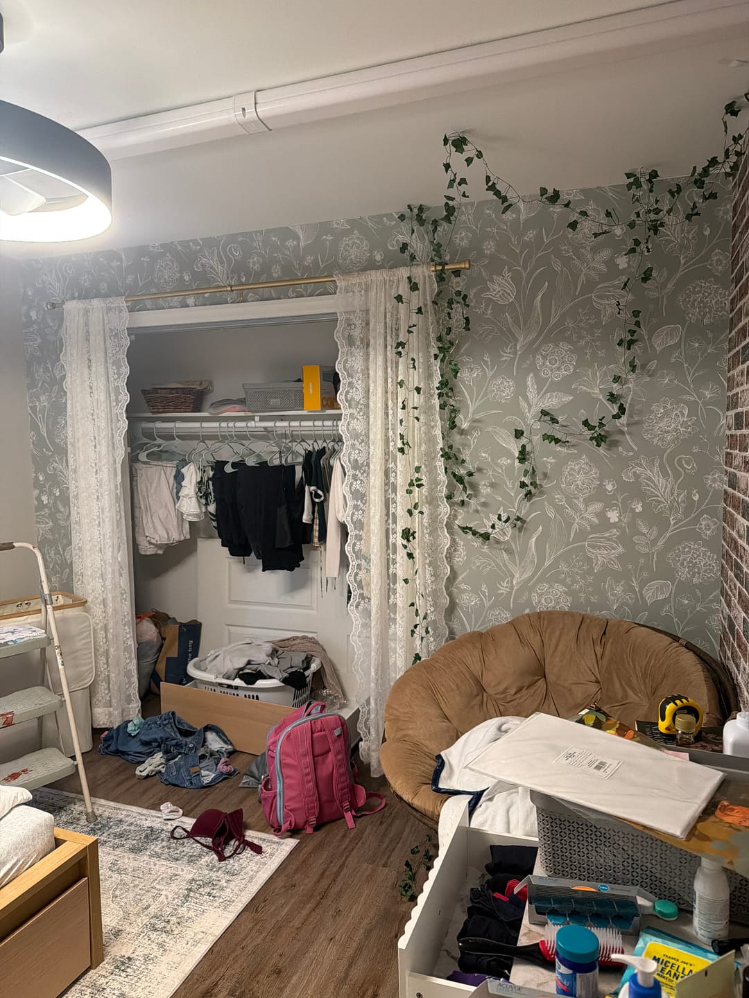 Customer photo review of Priscilla - Botanical Floral Plants Wallpaper