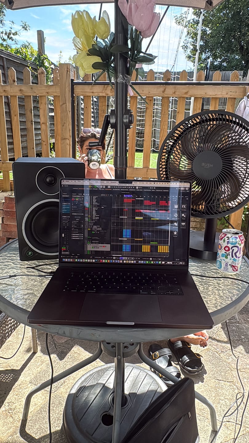 Customer photo review of Amsterdam Grooves Vol.4 - Serum 2 Presets - Deep & Minimal
