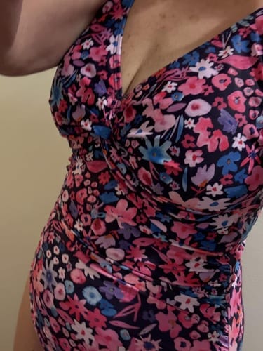 Customer photo review of Emoswim - Women Tummy Control One Piece Swimsuit - Push Up Bathing Suit Full Coverage Slimming Swimwear