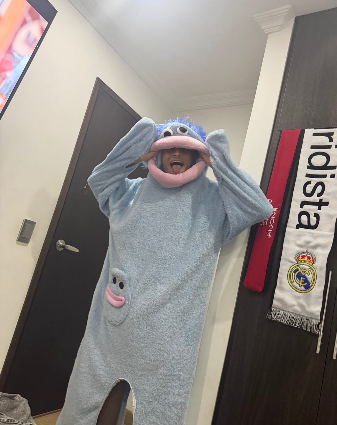 Customer photo review of Cozybeast™ Weird Suit