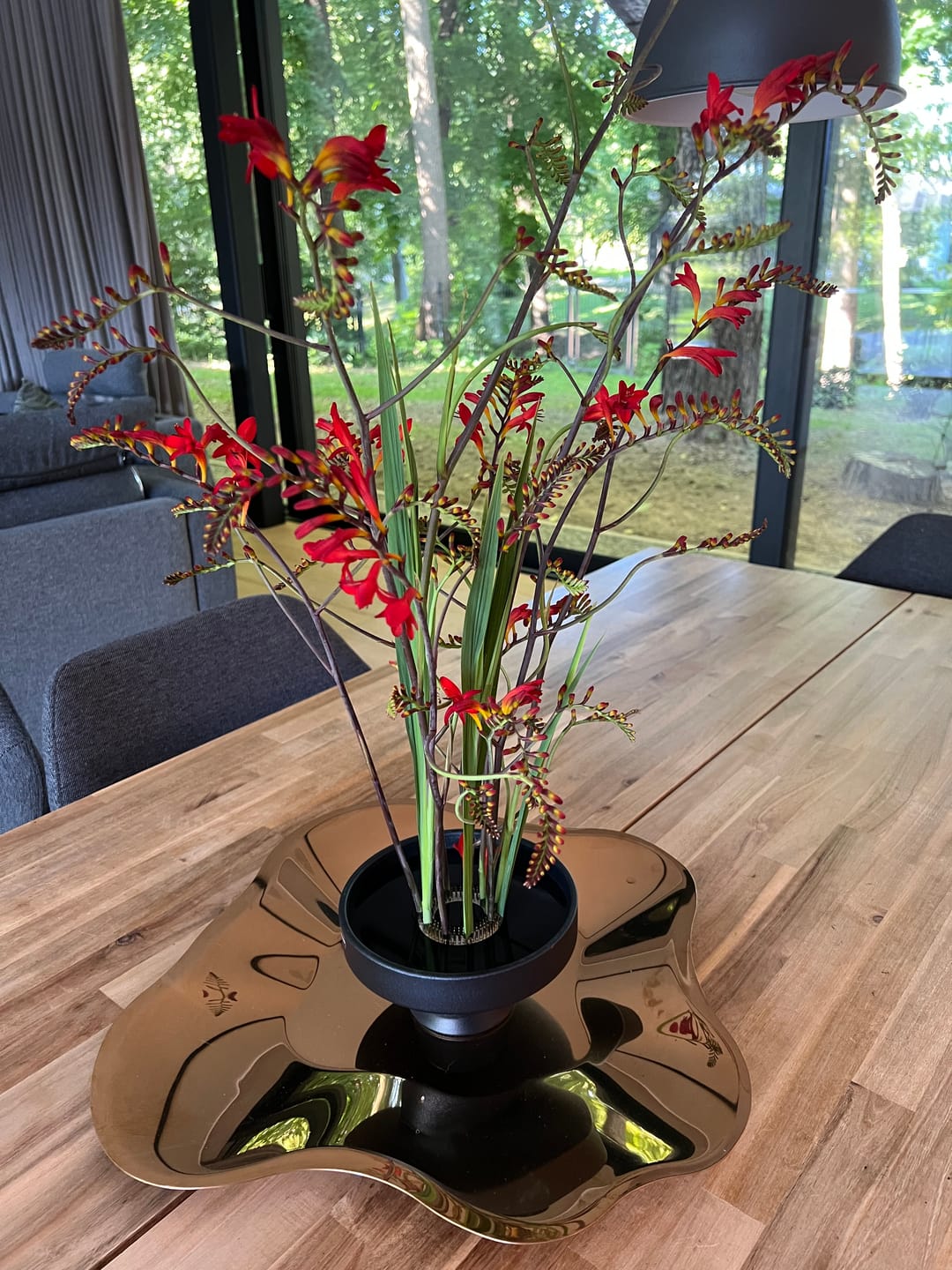 Customer photo review of Ceramic Ikebana Flower Vase – Pitch Black