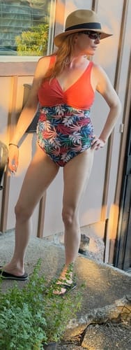 Customer photo review of Emoswim - Women Tummy Control One Piece Swimsuit - Push Up Bathing Suit Full Coverage Slimming Swimwear