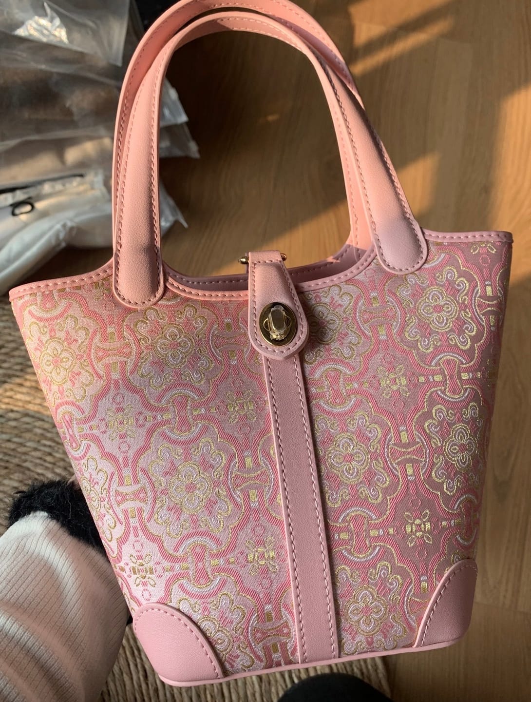 Customer photo review of Tang Red 14 Dingsheng Blossom Song Brocade Bucket Bag