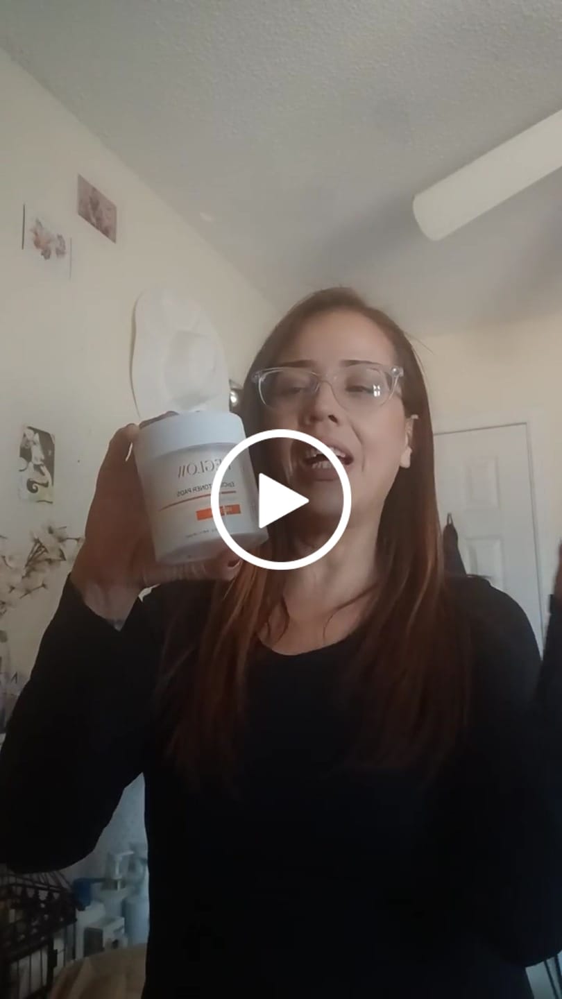 Customer video review of ReGlow EpiClear Toner Pads – Triple-Action Exfoliation (PHA + AHA + BHA) & Niacinamide