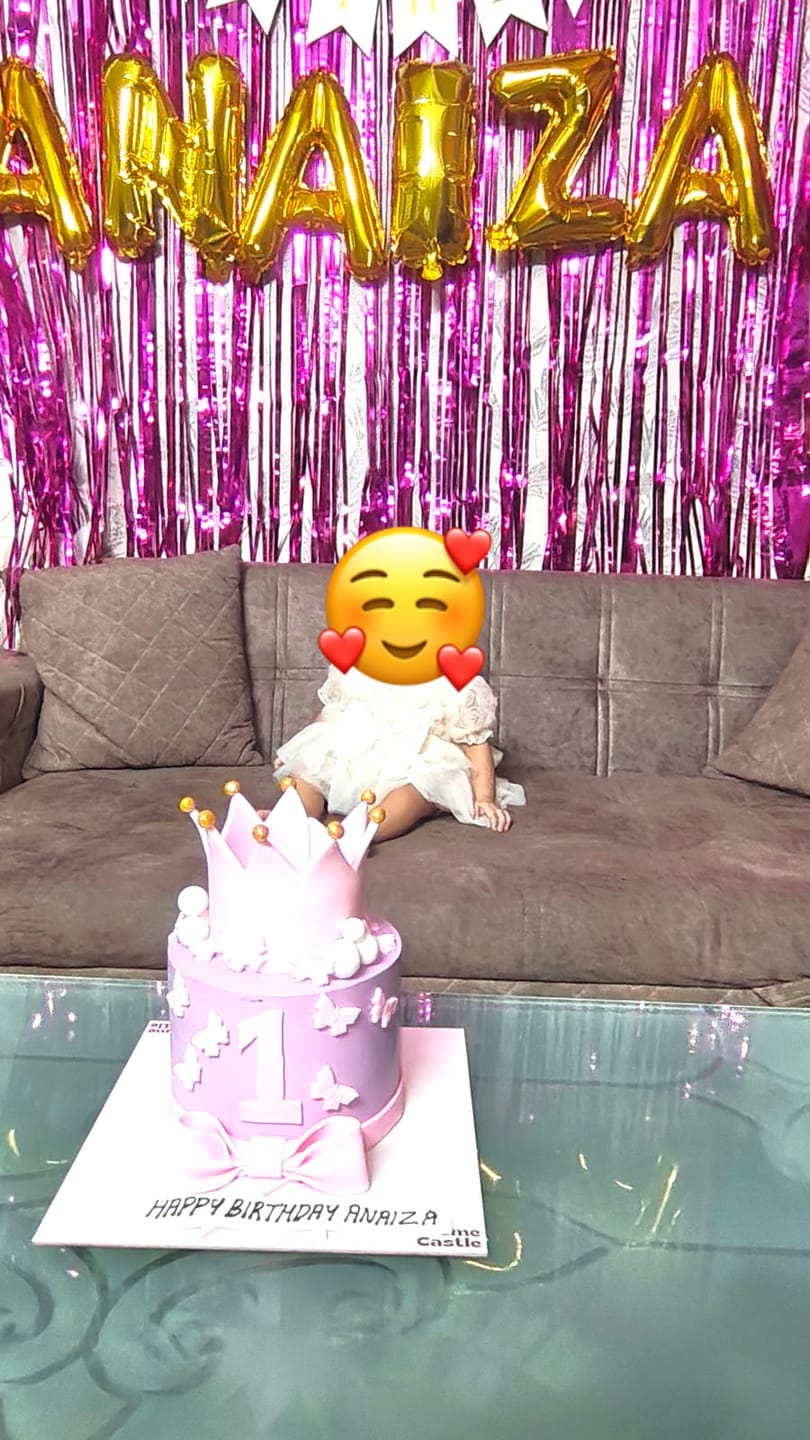 Customer photo review of Princess Tiara Bow Cake