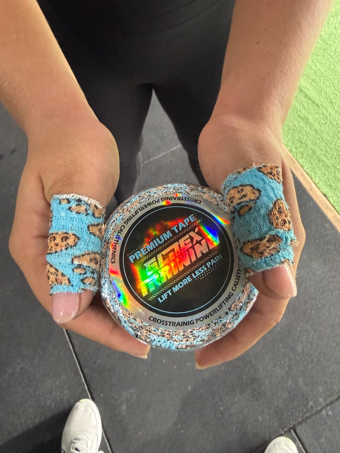 Customer photo review of Premium Tape Extra Adhesivo Cookie Edition Pack 6