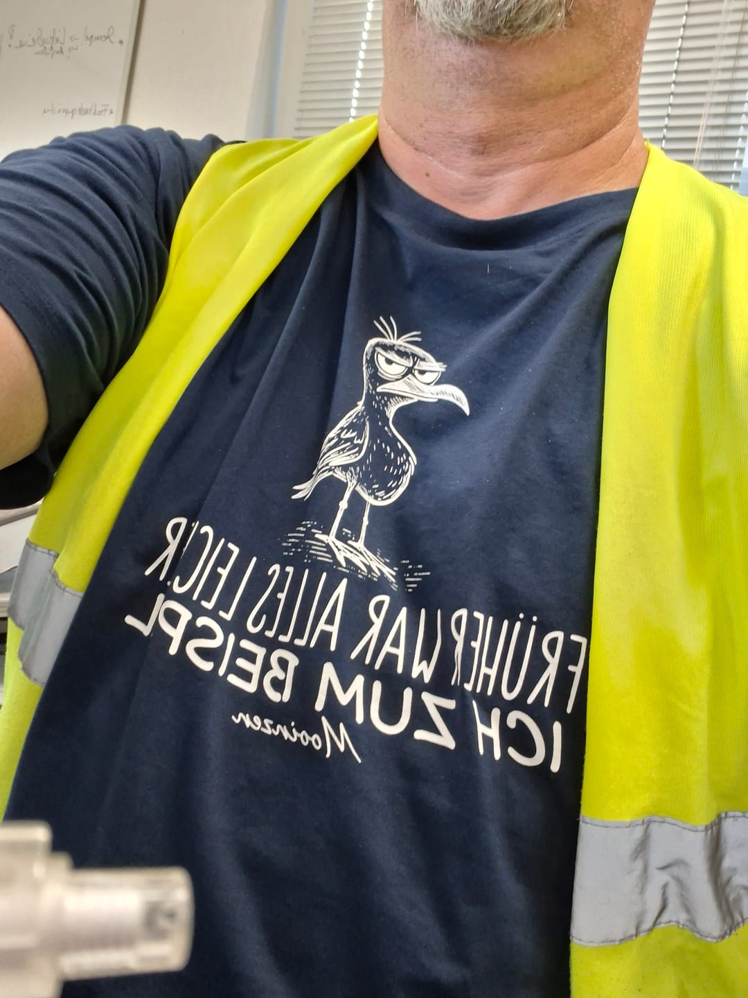 Customer photo review of Früher War Alles Leichter · Unisex Premium Bio T-Shirt
