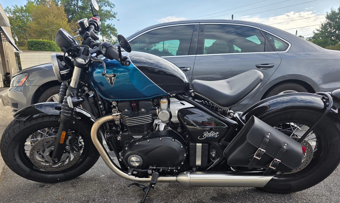Customer photo review of Triumph Bobber Left Side Solo Bag - TBL01