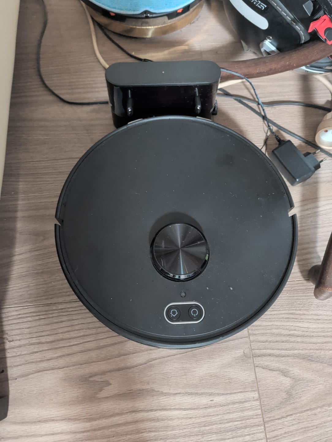 Customer photo review of Robot aspirateur V8 Pro – Nettoyage automatique avec fonction serpillère, navigation intelligente et contrôle via application pour une propreté sans effort
