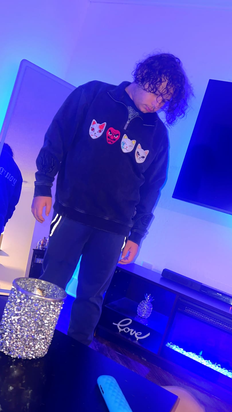Customer photo review of 5197 - Demon Slayer: Kimetsu no Yaiba - Quarter Zip