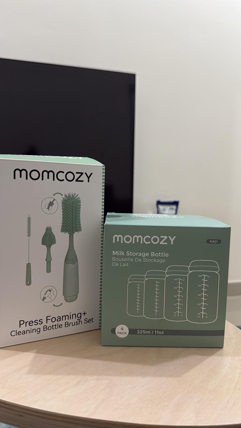 Customer photo review of Momcozy Natural Baby Bottle BPA Free Breast Milk Container Storage Collection Bottle