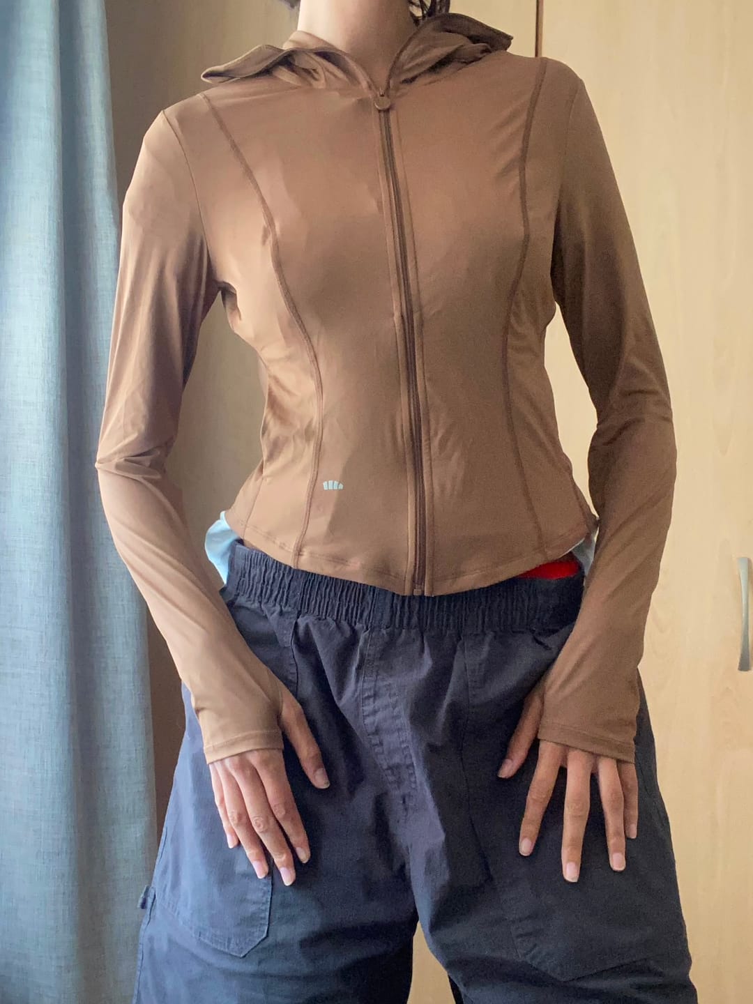 Customer photo review of Iceskinny - Women's Slim-Fit Short Sun Protection Jacket UPF50+