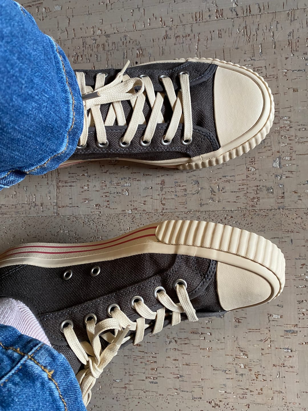 Customer photo review of Center Vintage Low-Top Black/Biscotti