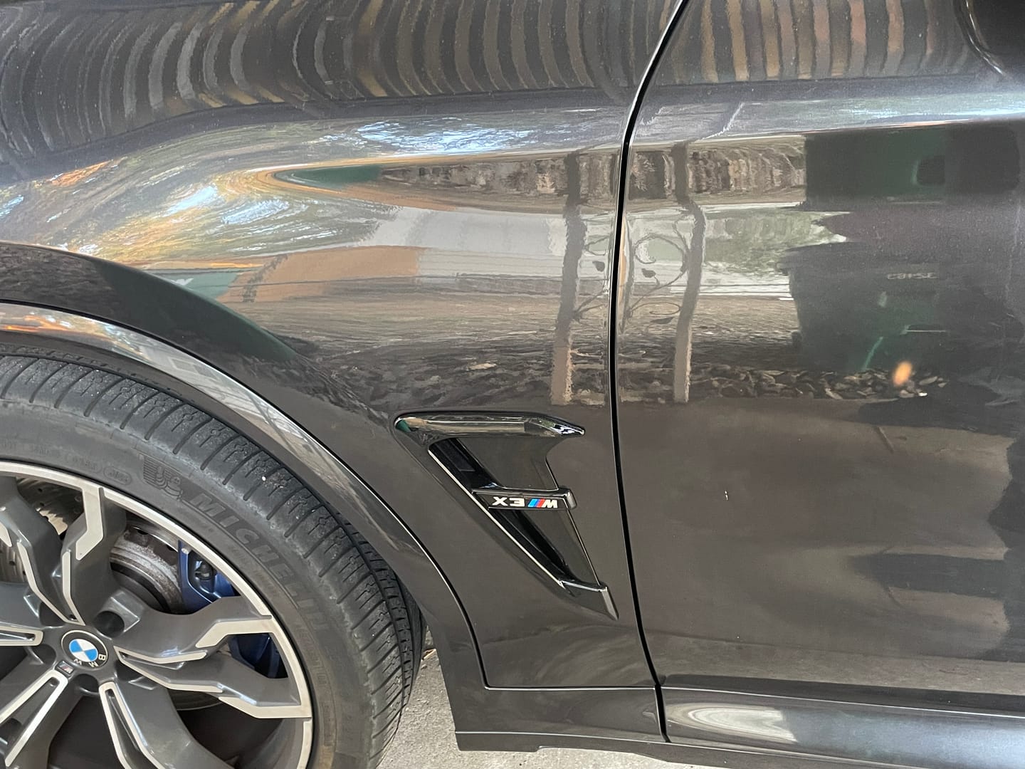 Customer photo review of BMW M-Style Side Fender Vents for G01 & G02