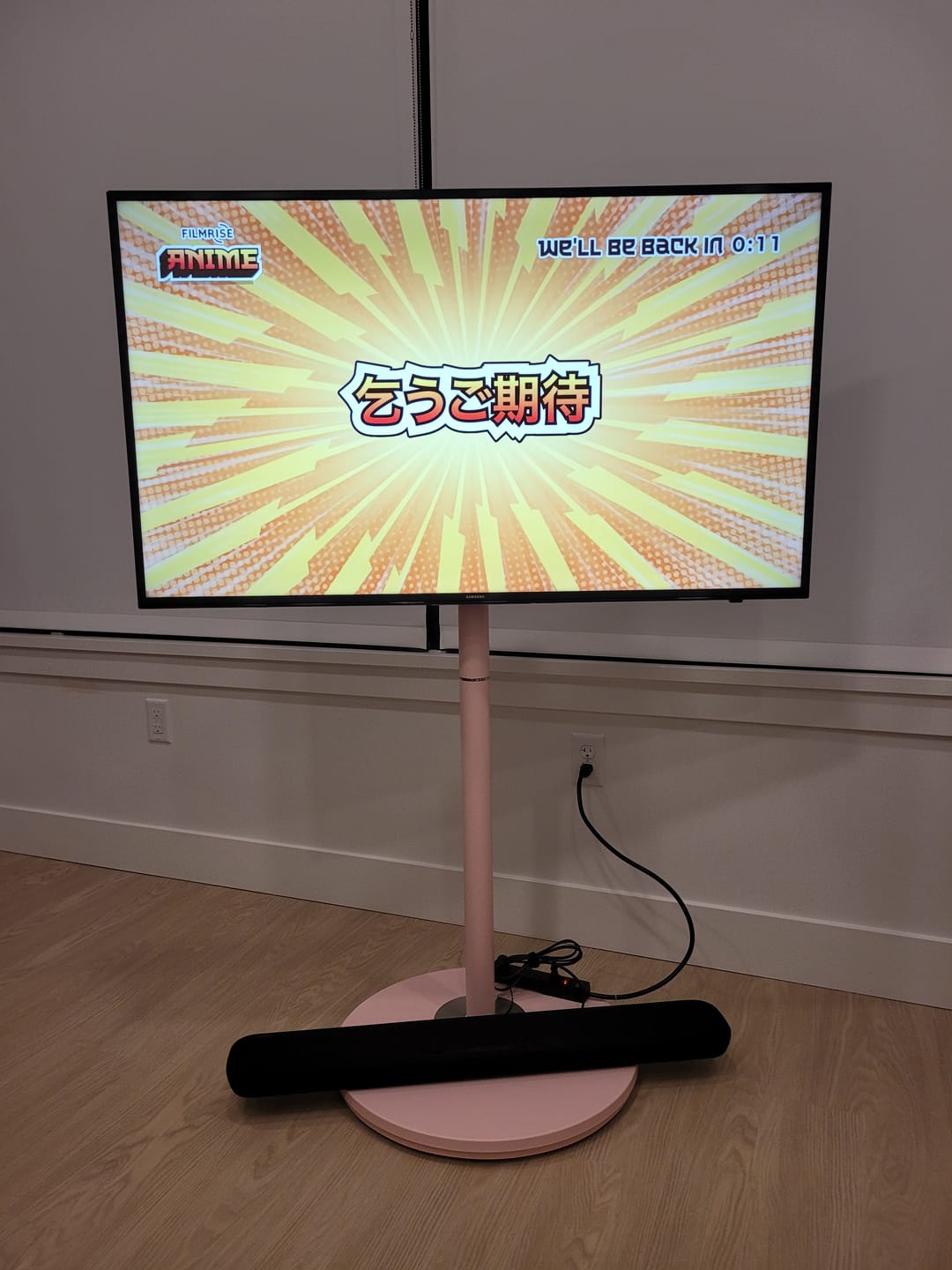 Customer photo review of Master V2 FT65 TV Stand