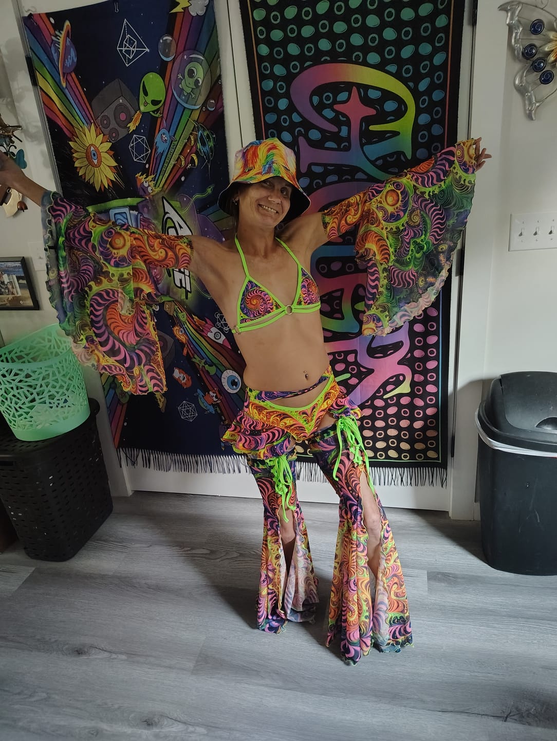 Customer photo review of Headspinner Butterfly Ruffled Set