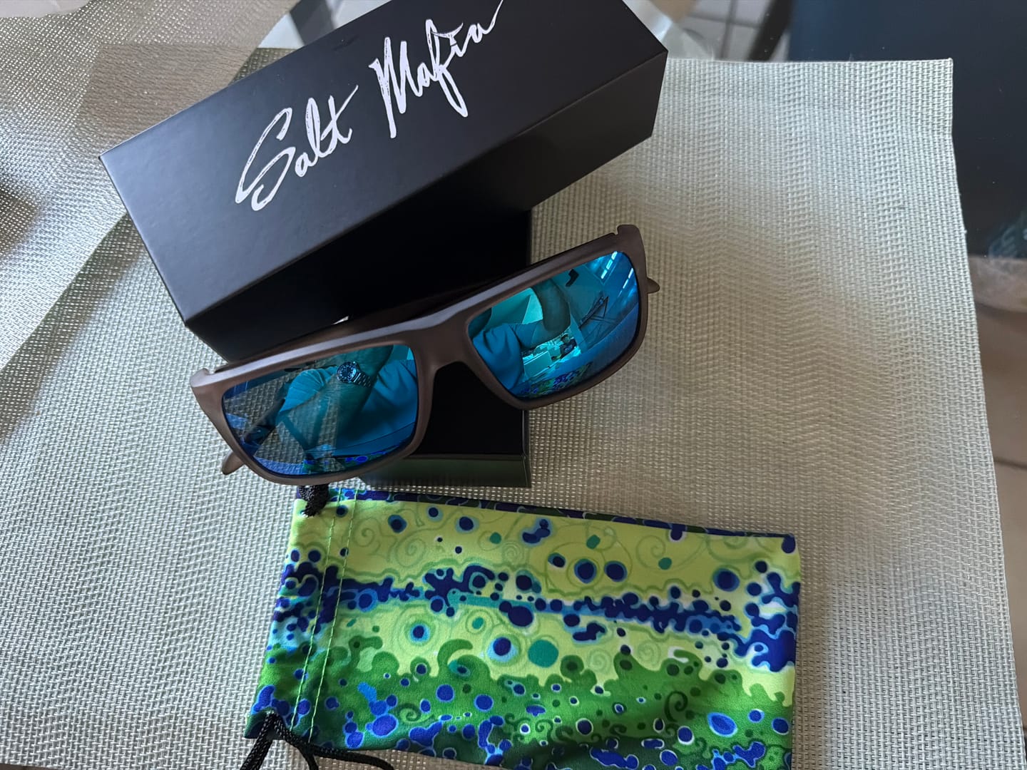 Customer photo review of THE SHADE (matte grey/blue)